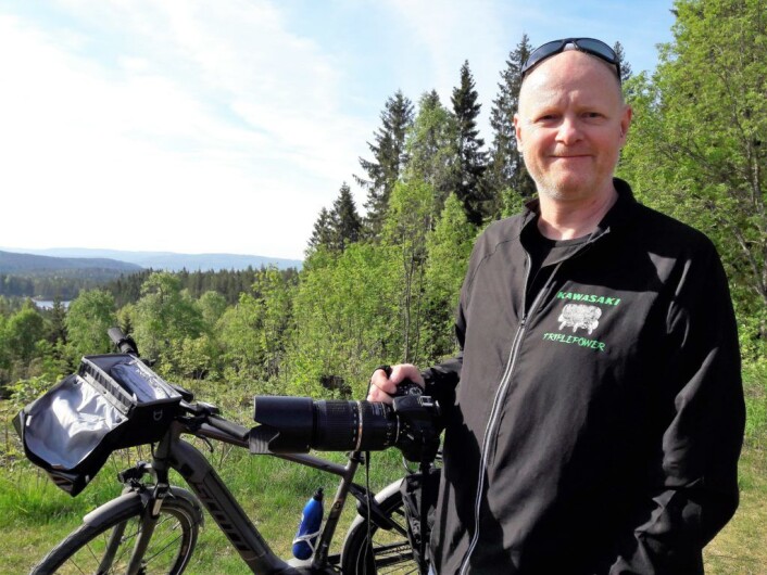 Ståle Malnes kunne se hjem til Ellingsrud fra Lilloseter. Han var på jakt etter gode fotomotiv. Foto: Anders Høilund Ståle Malnes kunne se hjem til Ellingsrud fra Lilloseter. Han var på jakt etter gode fotomotiv. Foto: Anders Høilund