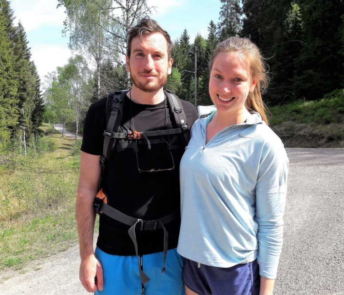 � Vi oppdaget Lillomarka i vinter, og nå har vi gått her for første gang på sommeren også, sier Joakim Svendsen og Erika H. Nilsen � Vi oppdaget Lillomarka i vinter, og nå har vi gått her for første gang på sommeren også, sier Joakim Svendsen og Erika H. Nilsen