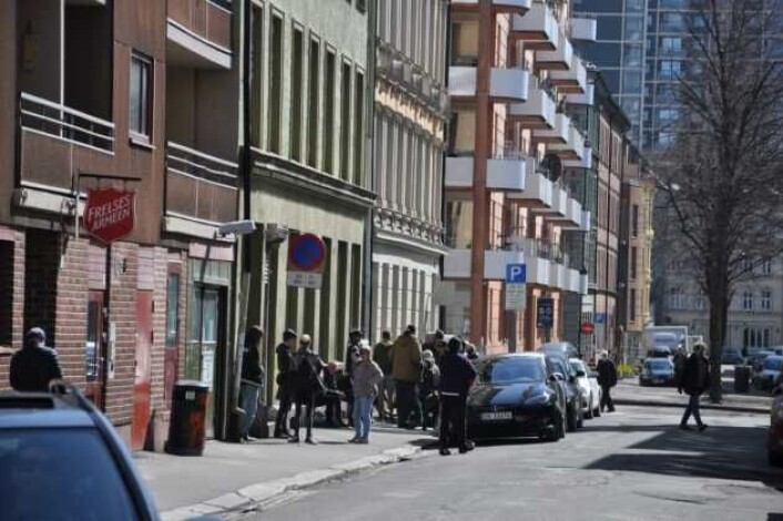 Utenfor Frelsesarmeen i Urtegata finnes mange av velferdsetatens klienter. Foto: Arnsten Linstad Utenfor Frelsesarmeen i Urtegata finnes mange av velferdsetatens klienter. Foto: Arnsten Linstad