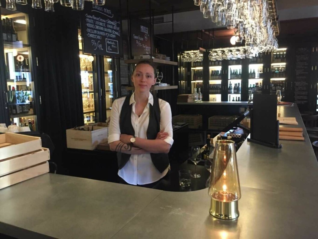 Jessica Senning er sommelier på den nye vinbaren ved Vulkan og Akerselva. Foto: Tor Arne Svendsen