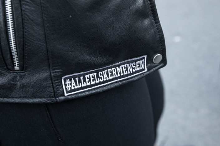 � Denne er viktig. #alleelskermensen, sier Bekka. Foto: Anna Carlsson � Denne er viktig. #alleelskermensen, sier Bekka. Foto: Anna Carlsson