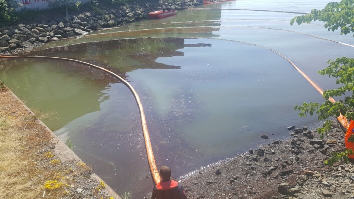 20.000 liter olje kan ha lekket ut i naturen fra Sporveiens verksted på Ryen. Foto: Gaute Eiterjord 20.000 liter olje kan ha lekket ut i naturen fra Sporveiens verksted på Ryen. Foto: Gaute Eiterjord