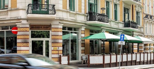 Naboer er forbannet etter at Brasserie Ouest bygde uteservering i Elisenbergveien uten tillatelse Naboer er forbannet etter at Brasserie Ouest bygde uteservering i Elisenbergveien uten tillatelse