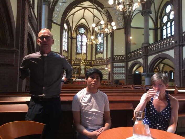 Sogneprest Arne Jor, Daniel Abdimael Skjerve Wensell fra Minotenk og Iselin Jørgensen fra Kirkelig dialogsenter satte i gang en samtale om jødeutryddelsene er aktuelle i dag. Foto: Kjersti Opstad Sogneprest Arne Jor, Daniel Abdimael Skjerve Wensell fra Minotenk og Iselin Jørgensen fra Kirkelig dialogsenter satte i gang en samtale om jødeutryddelsene er aktuelle i dag. Foto: Kjersti Opstad