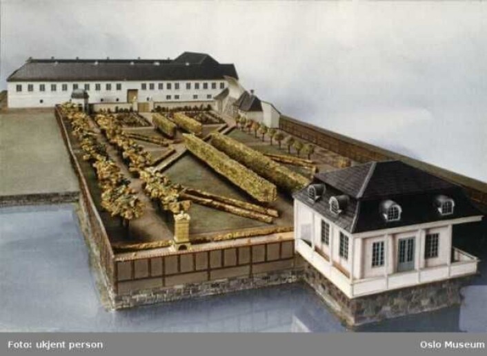 Paléhaven lå der Plata ligger nå. Sørøst for Østbanehallen lå en flott park med allé. Foto: Oslo museum Paléhaven lå der Plata ligger nå. Sørøst for Østbanehallen lå en flott park med allé. Foto: Oslo museum
