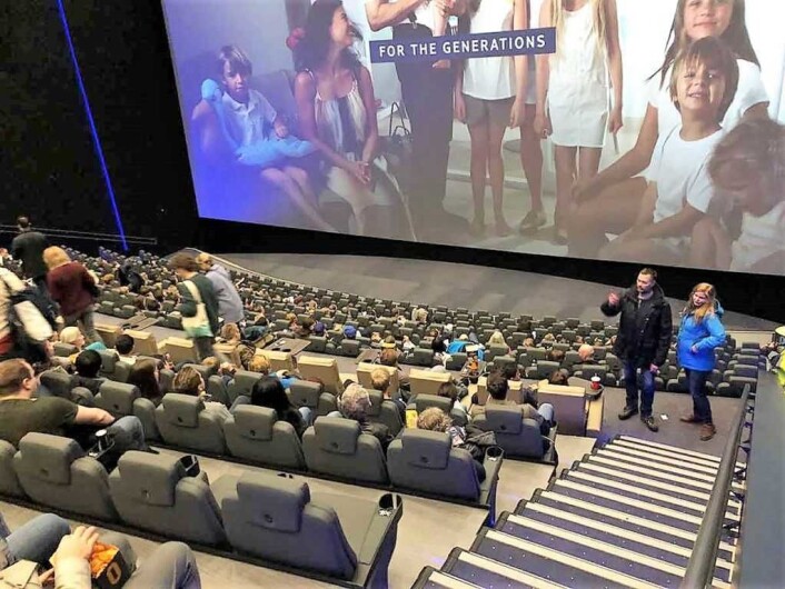 Odeon Storo har kun fått servere alkohol i en bar. Nå kan publikum i også ta med vinglasset inn i kinosalene tilknyttet lounge- og barområdet. Foto: Odeon kino Odeon Storo har kun fått servere alkohol i en bar. Nå kan publikum i også ta med vinglasset inn i kinosalene tilknyttet lounge- og barområdet. Foto: Odeon kino