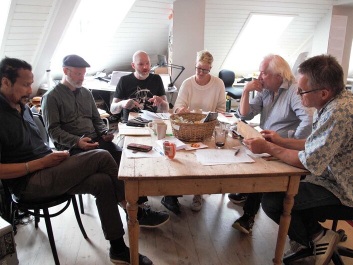 Bak lørdagens festival finner du noen av Oslos mest rutinerte kulturringrever. Fra venstre Cliff Moustache, Dominic Wilson, Håvve Fjell, Ingvild Hammer, Jo Skjønberg og Jarl Solberg. Foto: Tor A. Svendsen Bak lørdagens festival finner du noen av Oslos mest rutinerte kulturringrever. Fra venstre Cliff Moustache, Dominic Wilson, Håvve Fjell, Ingvild Hammer, Jo Skjønberg og Jarl Solberg. Foto: Tor A. Svendsen