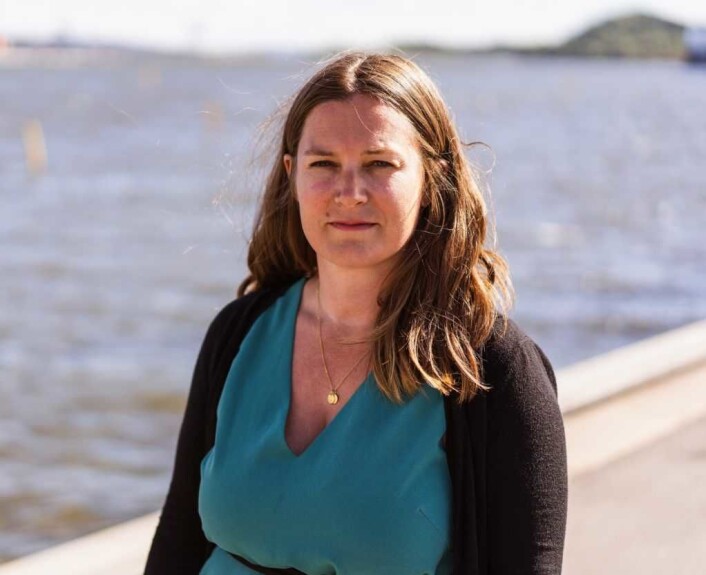 Generalsekretær i AV-OG-TIL, Randi Hagen Eriksrud, ber foreldre være forsiktige med alkohol på ferie med barna. Foto: AV-OG-TIL Generalsekretær i AV-OG-TIL, Randi Hagen Eriksrud, ber foreldre være forsiktige med alkohol på ferie med barna. Foto: AV-OG-TIL