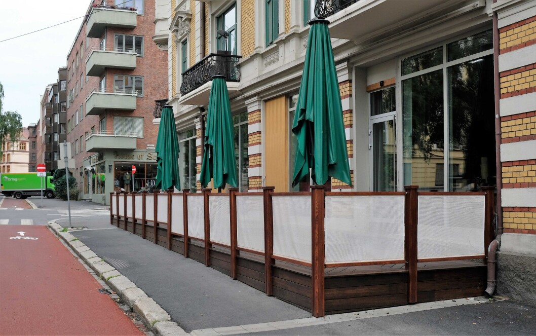 Brasserie Ouest i Elisenbergvenen på Frogner må fjerne denne uteserveringen innen 1. august, krever plan- og bygningsetaten. Foto: Christian Boger Brasserie Ouest i Elisenbergvenen på Frogner må fjerne denne uteserveringen innen 1. august, krever plan- og bygningsetaten. Foto: Christian Boger