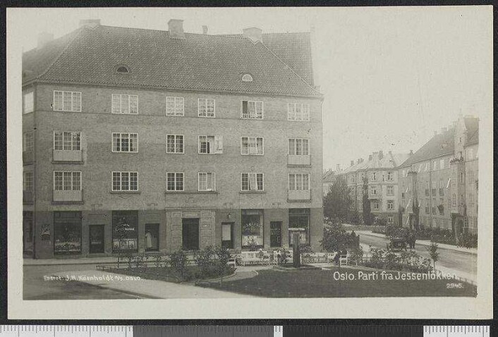 Lille Jacob på 20- eller 30-tallet, før trærne hadde vokst seg store. Foto: Oslobilder Lille Jacob på 20- eller 30-tallet, før trærne hadde vokst seg store. Foto: Oslobilder