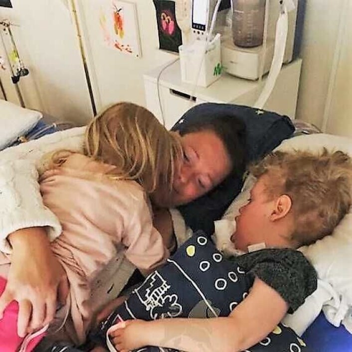 Den lille familien på Grünerløkka, lillesøster Hedda, mamma Elin og seksåringen William er nært knyttet til hverandre. Foto: Privat Den lille familien på Grünerløkka, lillesøster Hedda, mamma Elin og seksåringen William er nært knyttet til hverandre. Foto: Privat