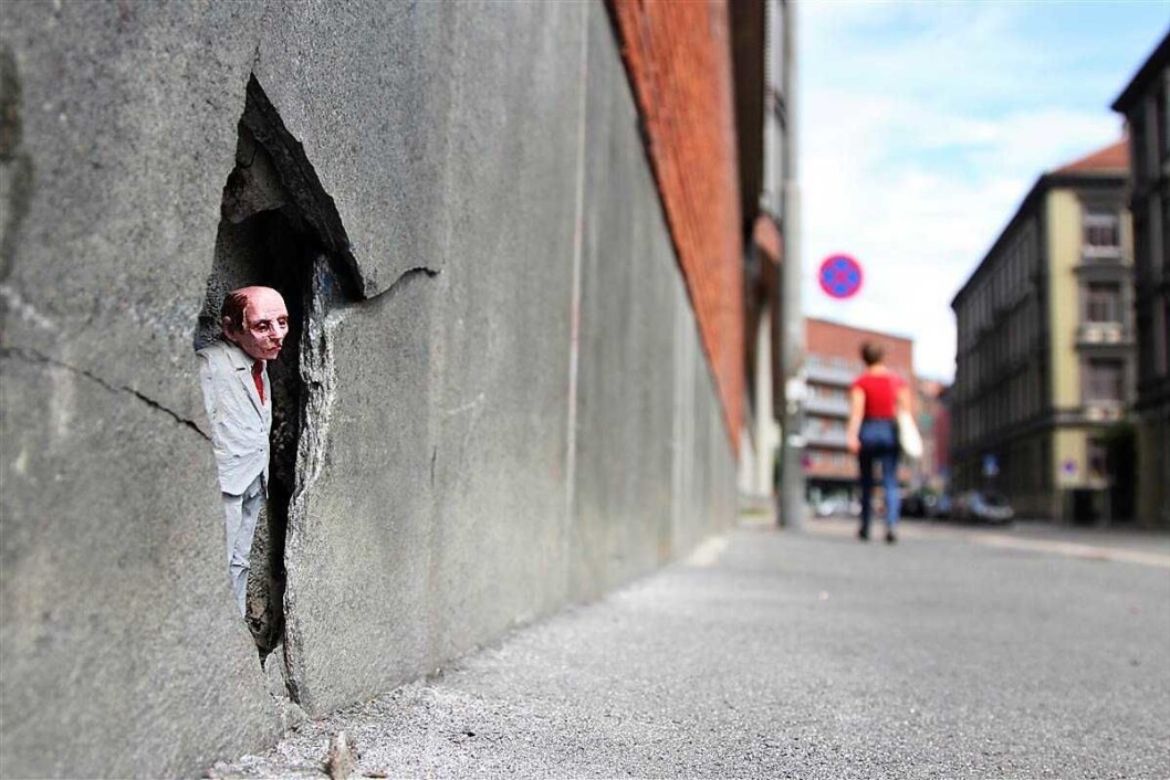 Rundt 15 miniatyrfigurer har Isaac Cordal plassert rundt om i Oslo. Foto: Isaac Cordal Rundt 15 miniatyrfigurer har Isaac Cordal plassert rundt om i Oslo. Foto: Isaac Cordal