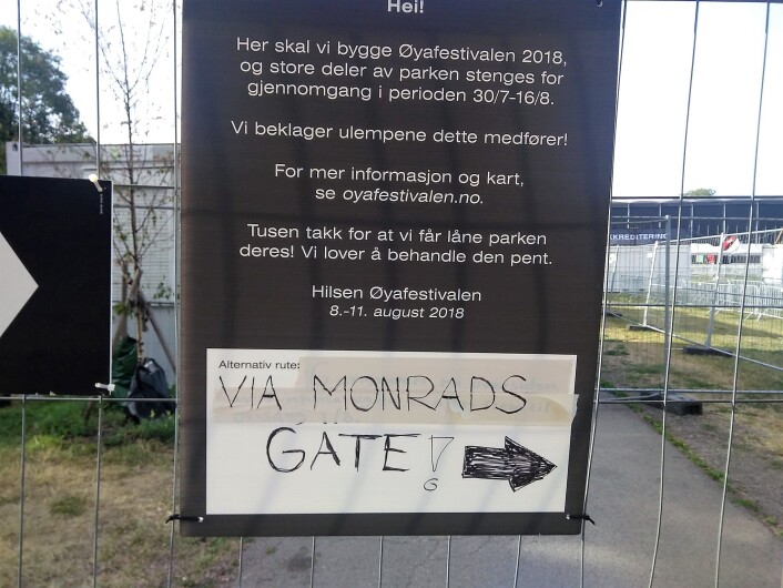Når dette skiltet kommer opp, må naboene gå en stor omvei rundt parken. Foto: Arnfinn Pettersen, Når dette skiltet kommer opp, må naboene gå en stor omvei rundt parken. Foto: Arnfinn Pettersen,