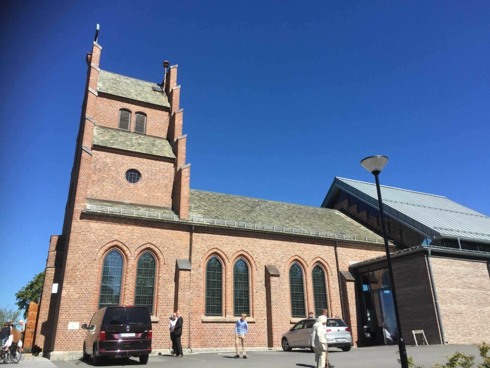 Nordstrand kirke ble bygget og 1866 og er bygget om en rekke ganger. Foto: Kjersti Opstad