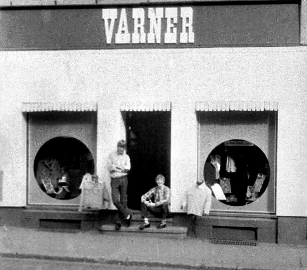 Vi kunne tusle rundt der inne i evigheter med musikk i taket og prøve bukser og jakker. Foto: Knut Buer Vi kunne tusle rundt der inne i evigheter med musikk i taket og prøve bukser og jakker. Foto: Knut Buer