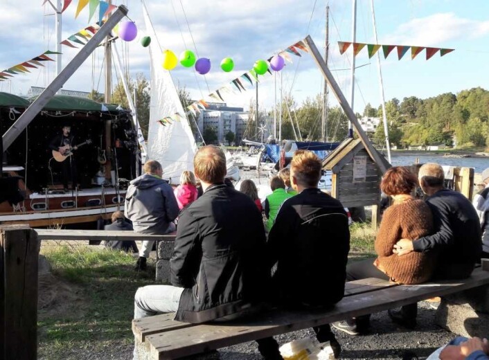 Molofesten hr blitt Sollerudbeboernes egen strandfestival. Foto: Anders Høilund Molofesten hr blitt Sollerudbeboernes egen strandfestival. Foto: Anders Høilund