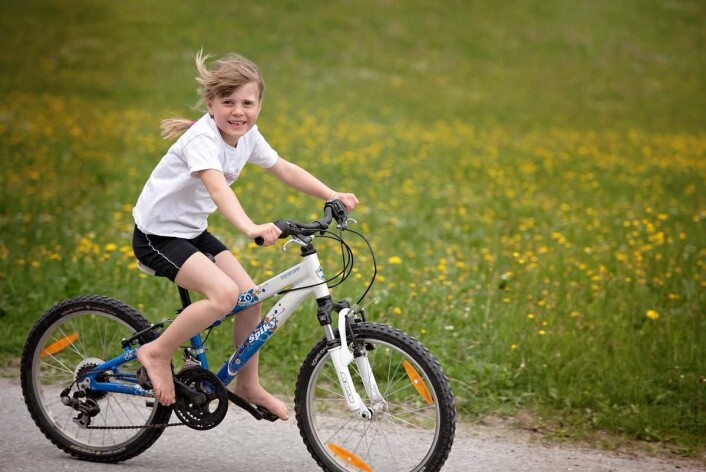 Landeveissykling med barnet er gøy. Foto: PxHere Landeveissykling med barnet er gøy. Foto: PxHere