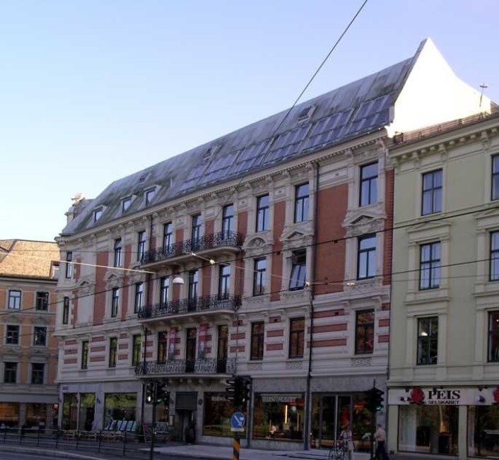 Bygården der Henrik Ibsens leilighet og museum ligger, med inngang fra Arbins gate: Her sees gården fra gamle Drammensveien, nå Henrik Ibsens gate. Foto: Riksantikvaren Bygården der Henrik Ibsens leilighet og museum ligger, med inngang fra Arbins gate: Her sees gården fra gamle Drammensveien, nå Henrik Ibsens gate. Foto: Riksantikvaren