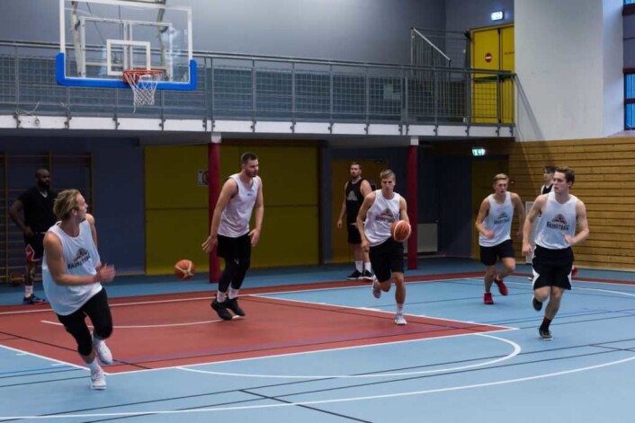 Tigre i trening fra venstre Mats Selboe, Sindre Langaard, Øyvind Lundestad, Rasmus Linnestad og helt til høyre Sander Aslesen.<br />Foto: Stig Jensen Tigre i trening fra venstre Mats Selboe, Sindre Langaard, Øyvind Lundestad, Rasmus Linnestad og helt til høyre Sander Aslesen.<br />Foto: Stig Jensen