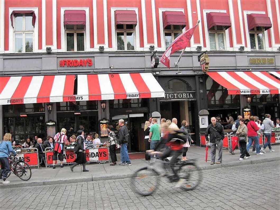 TGI Friday's på Karl Johan stenger, og de 77 ansatte mister jobbene sine. Foto: erikjgreene / Flickr TGI Friday's på Karl Johan stenger, og de 77 ansatte mister jobbene sine. Foto: erikjgreene / Flickr