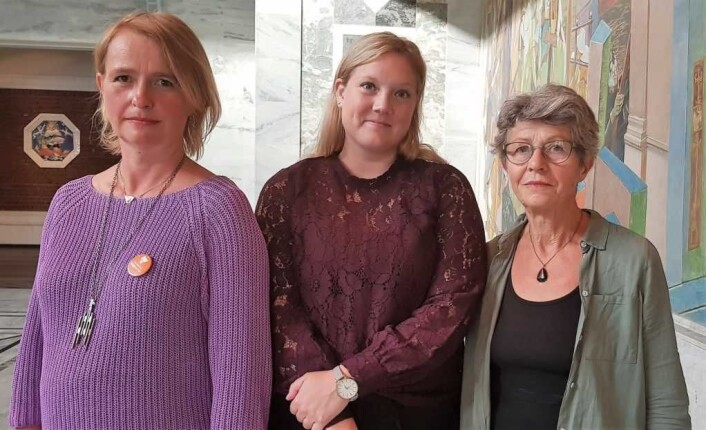 Lene Sundfær Haug (t.v), Frp-politiker Aina Stenersen, og Maren Rismyhr fra Aker sykehus Venner ønsker å stanse utbyggingen av et nytt storsykehus på Gaustad. Foto: Christian Boger Lene Sundfær Haug (t.v), Frp-politiker Aina Stenersen, og Maren Rismyhr fra Aker sykehus Venner ønsker å stanse utbyggingen av et nytt storsykehus på Gaustad. Foto: Christian Boger