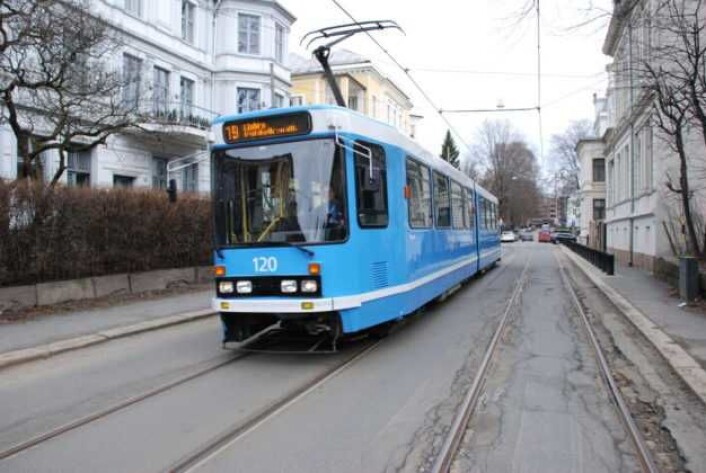 Briskebytrikken har Skandinavias eldste trikketrase. Her går trikken i Inkognitogaten, rett bak statsministerens bolig. Foto: Arnsten Linstad Briskebytrikken har Skandinavias eldste trikketrase. Her går trikken i Inkognitogaten, rett bak statsministerens bolig. Foto: Arnsten Linstad