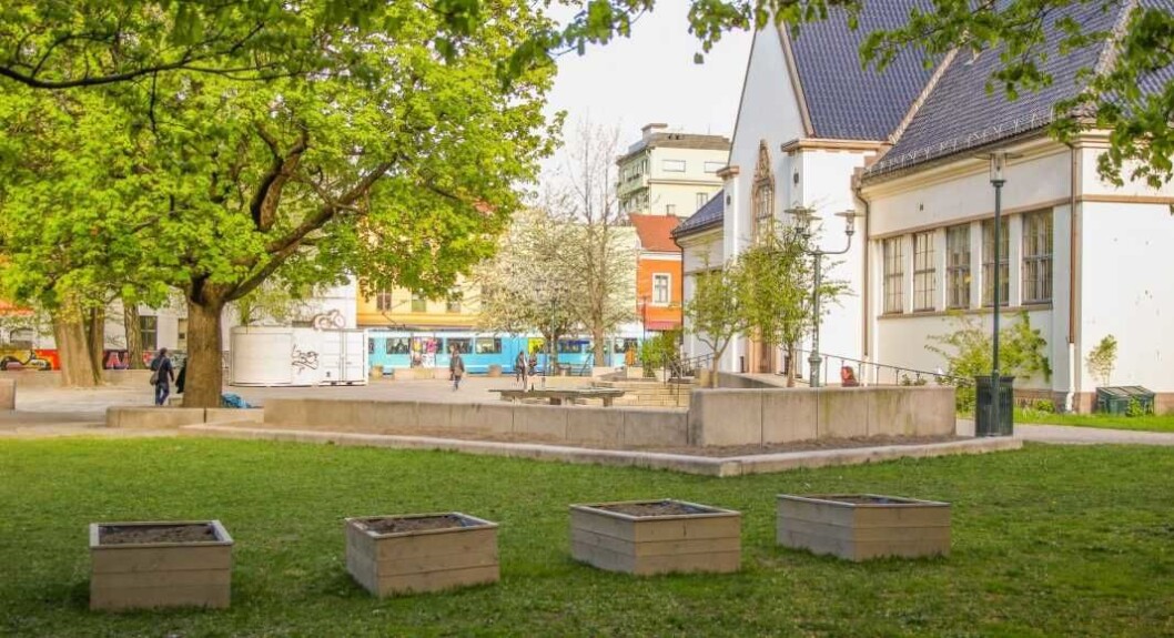 Ved Schous plass på Grünerløkka ble gater stengt etter at store mengder vann skapte problemer natt til lørdag. Foto: På Schous/Arkiv Ved Schous plass på Grünerløkka ble gater stengt etter at store mengder vann skapte problemer natt til lørdag. Foto: På Schous/Arkiv