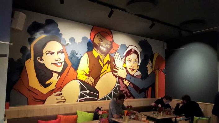Fresht og funky på nye Punjab Tandoori, med veggkunst av grafittikunsteren Gnouchi. Foto: Tarjei Kidd Olsen Fresht og funky på nye Punjab Tandoori, med veggkunst av grafittikunsteren Gnouchi. Foto: Tarjei Kidd Olsen