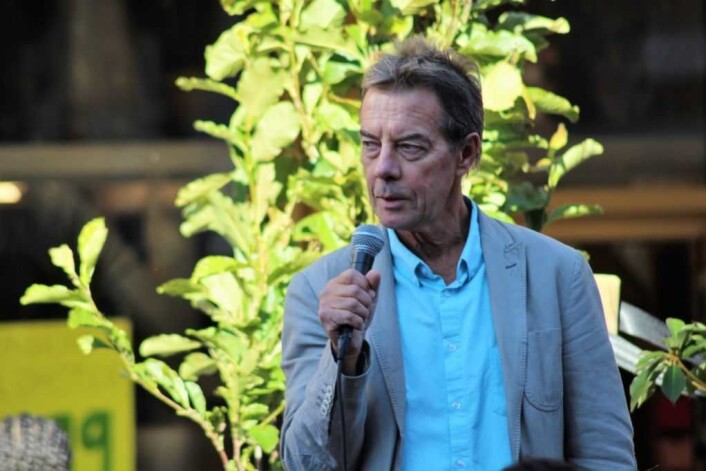 Rektor Terje Andersen tok med seg alle elevene ved Tøyen skole til demonstrasjonen. Foto: André Kjernsli Rektor Terje Andersen tok med seg alle elevene ved Tøyen skole til demonstrasjonen. Foto: André Kjernsli