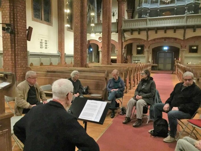 Samtalegruppe i Uranienborg kirke. Foto: Kjersti Opstad Samtalegruppe i Uranienborg kirke. Foto: Kjersti Opstad