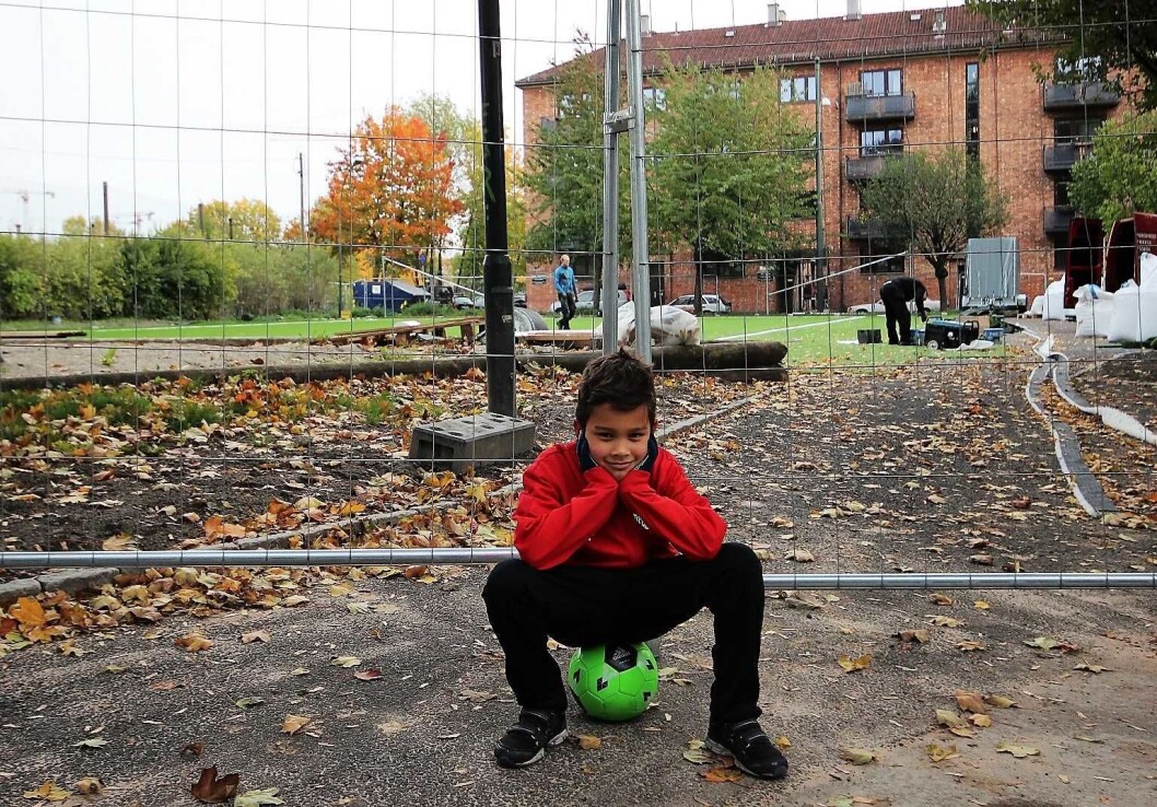 Fredrik Fredeng (6) og resten av fotballungene i Forward depper over å ikke ha egen fast treningsbane. Foto: André Kjernsli Fredrik Fredeng (6) og resten av fotballungene i Forward depper over å ikke ha egen fast treningsbane. Foto: André Kjernsli