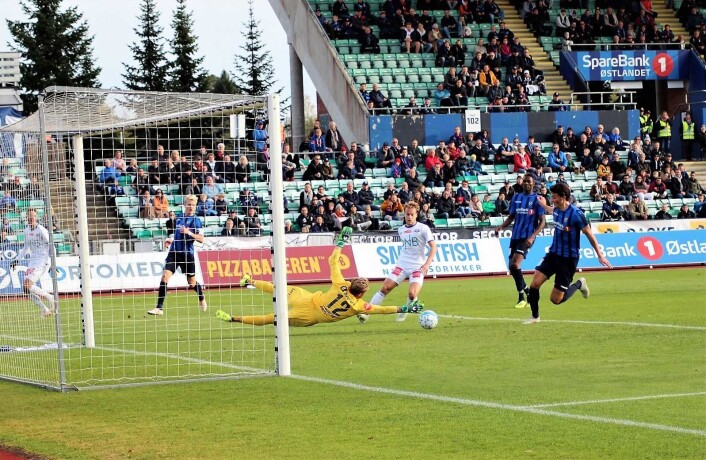 Magnus Grødem, her med en stor sjanse, fikk spille fra start for Vålerenga. Og VIF-talentet gjorde en god figur i bortekampen mot Stabæk. Foto: Andrè Kjenrsli Magnus Grødem, her med en stor sjanse, fikk spille fra start for Vålerenga. Og VIF-talentet gjorde en god figur i bortekampen mot Stabæk. Foto: Andrè Kjenrsli