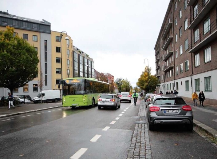 Trafikken i Strømsveien skaper daglig utfordringer for barn og unge på Vålerenga. Foto: André Kjernsli Trafikken i Strømsveien skaper daglig utfordringer for barn og unge på Vålerenga. Foto: André Kjernsli