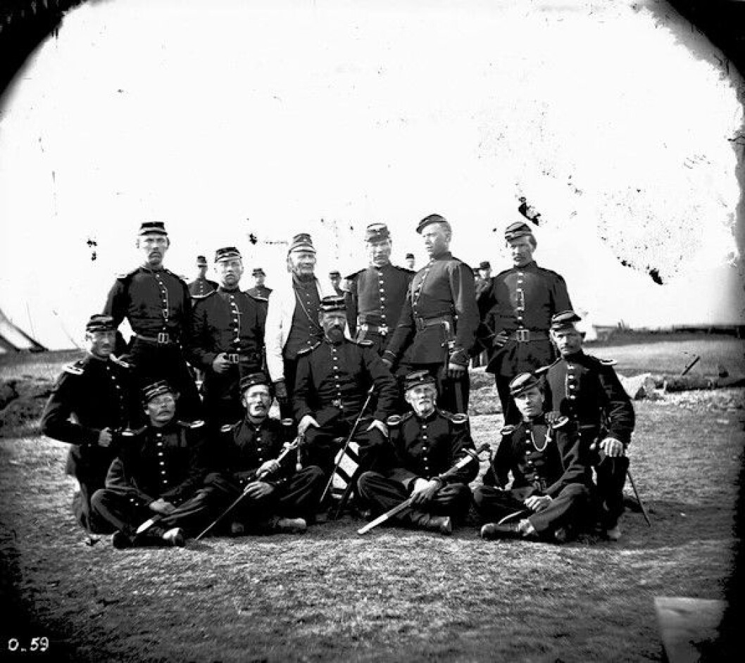 Soldater og offiserer på Etterstadsletta i 1868, som vil si 47 år etter hendelsene i denne artikkelen. Foto: Ole Tobias Olsen Soldater og offiserer på Etterstadsletta i 1868, som vil si 47 år etter hendelsene i denne artikkelen. Foto: Ole Tobias Olsen