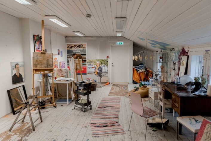 I atelieret er det mulig å leie plass til å produsere kunst. Foto: Manon van Goethem I atelieret er det mulig å leie plass til å produsere kunst. Foto: Manon van Goethem