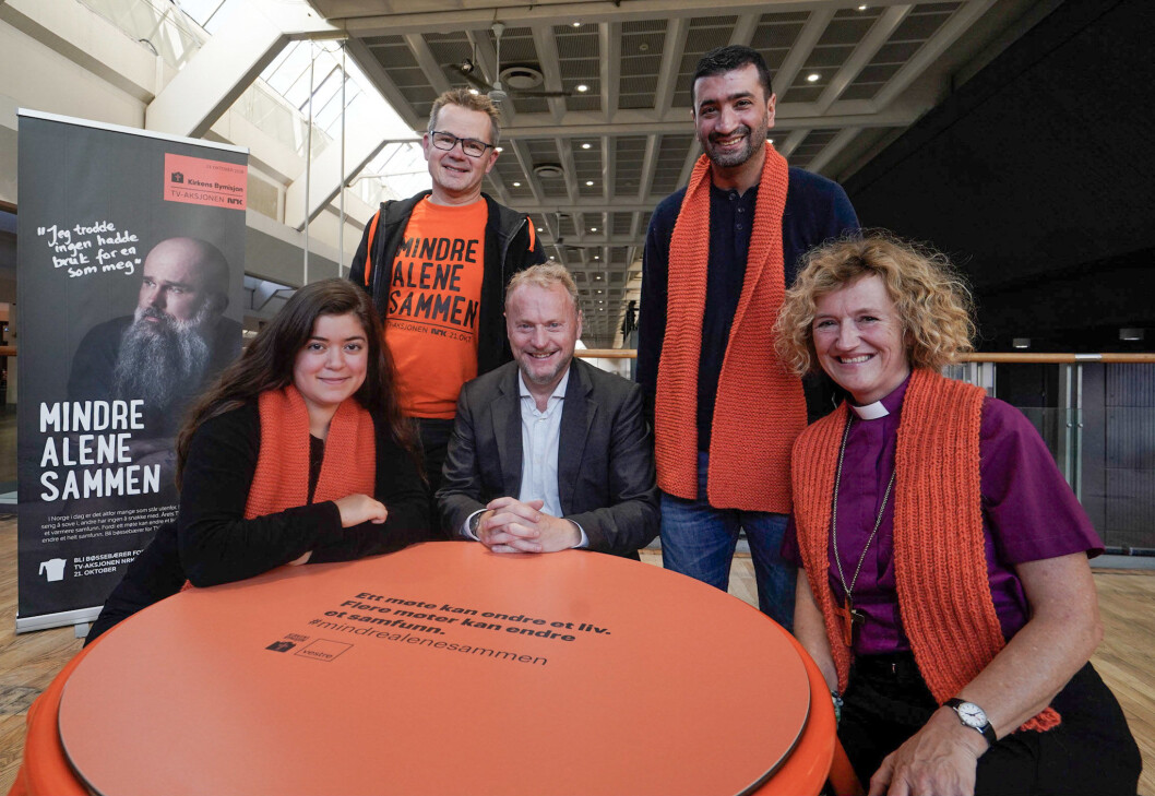 På Oslo S i går, fra venstre: Nancy Hertz, samfunnsdebattant og "skamløs jente", Johannes Heggland, assisterende generalsekretær i Kirkens bymisjon, byrådsleder Raymond Johansen, Mohamed Fariss, "Årets Osloborger" i fjor og sjef i Sportsklubben Sterling og Kari Veiteberg, biskop i Oslo bispedømme. Foto: Torstein Ihle På Oslo S i går, fra venstre: Nancy Hertz, samfunnsdebattant og "skamløs jente", Johannes Heggland, assisterende generalsekretær i Kirkens bymisjon, byrådsleder Raymond Johansen, Mohamed Fariss, "Årets Osloborger" i fjor og sjef i Sportsklubben Sterling og Kari Veiteberg, biskop i Oslo bispedømme. Foto: Torstein Ihle