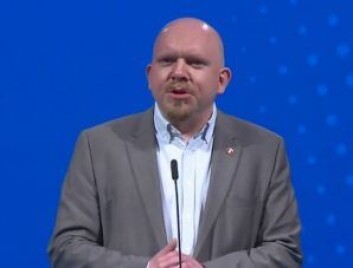 Fremskrittsdpartiets Lars Peter Solås ønsket flere og sterkere fartsdempende tiltak i Strømsveien. Foto: YouTube Fremskrittsdpartiets Lars Peter Solås ønsket flere og sterkere fartsdempende tiltak i Strømsveien. Foto: YouTube