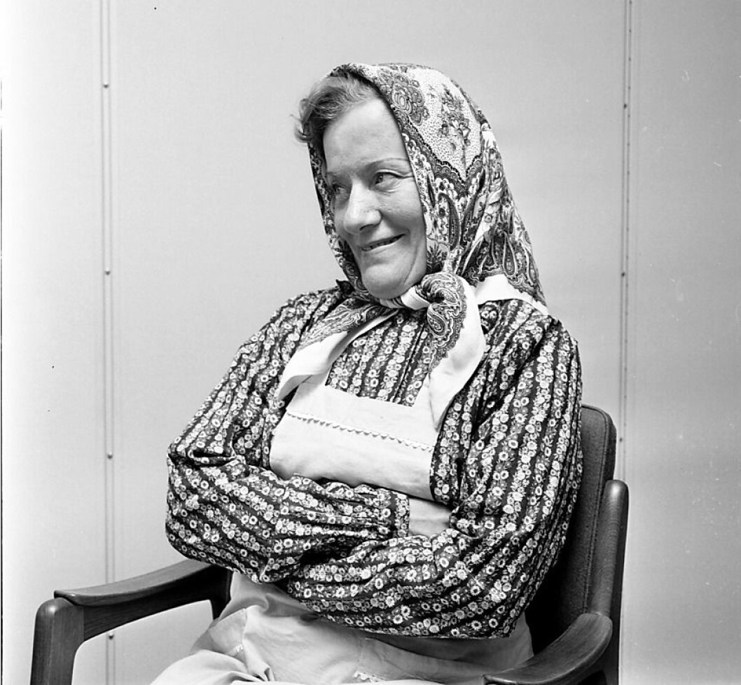 Skuespilleren og oslojenta Aud Schønemann får en gatestump på Lilel Tøyen oppkalt etter seg. Foto: Dagfinn Grønoset / Glomdalsmuseet Skuespilleren og oslojenta Aud Schønemann får en gatestump på Lilel Tøyen oppkalt etter seg. Foto: Dagfinn Grønoset / Glomdalsmuseet
