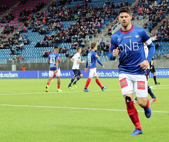 Etter 75 minutter var det slutt for Vålerengas kaptein Daniel Fredheim Holm. Inn kom Abdisalam Ibrahim. Foto: André Kjernsli Etter 75 minutter var det slutt for Vålerengas kaptein Daniel Fredheim Holm. Inn kom Abdisalam Ibrahim. Foto: André Kjernsli