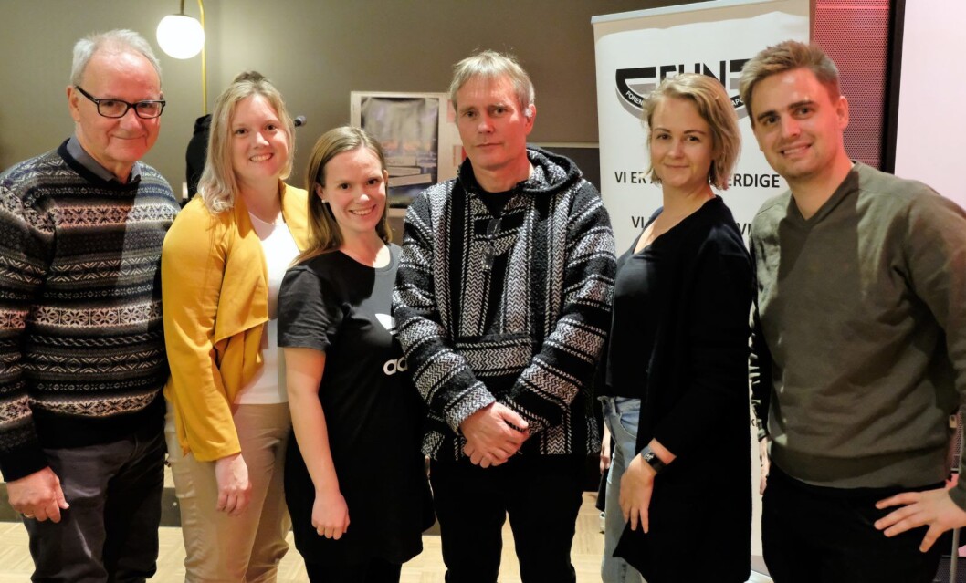 Et flertall av partiene i bystyret slår ring om Arild Knudsens ønske om et fristed for tunge narkomane i Oslo sentru,. Fra venstre: Ivar Johansen (SV), Aina Stenersen (Frp), Mari Morken (Ap), Juliane Ferskoug (V) og Eivind Trædal (MDG). Foto: Christian Boger Et flertall av partiene i bystyret slår ring om Arild Knudsens ønske om et fristed for tunge narkomane i Oslo sentru,. Fra venstre: Ivar Johansen (SV), Aina Stenersen (Frp), Mari Morken (Ap), Juliane Ferskoug (V) og Eivind Trædal (MDG). Foto: Christian Boger