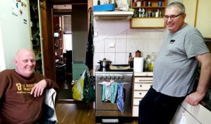 Jan Buchowski og Tadeusz Pinas bor i Opplandsgata. De er sjokkert over å høre om rivningsplanene. Foto: Natasza Bogacz Jan Buchowski og Tadeusz Pinas bor i Opplandsgata. De er sjokkert over å høre om rivningsplanene. Foto: Natasza Bogacz