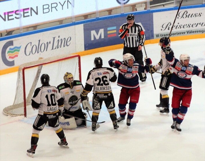 VIF får endelig sin scoring, signert Martin Røymark, men til ingen nytte. Foto: André Kjernsli VIF får endelig sin scoring, signert Martin Røymark, men til ingen nytte. Foto: André Kjernsli