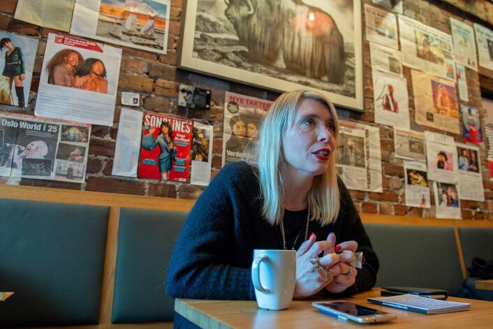 Festivalsjef Alexandra Stølen foran presseveggen til Oslo World. Foto: Morten Lauveng Jørgensen Festivalsjef Alexandra Stølen foran presseveggen til Oslo World. Foto: Morten Lauveng Jørgensen