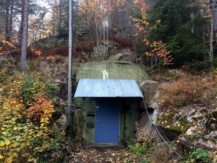 Fjellanlegget under Holmenkollbakken ble bygget som hovedkvarter for Det tyske luftforsvaret. I etterkrigstiden ble anlegget overtatt av Forsvarsbygg og solgt til Oslo Kommune i 2007. I dag står anlegget tomt. Deler av det er fredet. Foto: Pål Velo Fjellanlegget under Holmenkollbakken ble bygget som hovedkvarter for Det tyske luftforsvaret. I etterkrigstiden ble anlegget overtatt av Forsvarsbygg og solgt til Oslo Kommune i 2007. I dag står anlegget tomt. Deler av det er fredet. Foto: Pål Velo