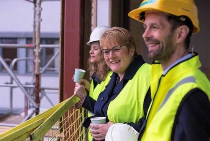Kulturminister Trine Skei Grande (V) sammen med Oslos tidligere kulturbyråd Hallstein Bjercke (V). Sistnevnte jobbet for etablering av Vega scene da Venstre satt i det borgerlige byrådet som styrte Oslo frem til 2015. Foto: Morten Lauveng Jørgensen Kulturminister Trine Skei Grande (V) sammen med Oslos tidligere kulturbyråd Hallstein Bjercke (V). Sistnevnte jobbet for etablering av Vega scene da Venstre satt i det borgerlige byrådet som styrte Oslo frem til 2015. Foto: Morten Lauveng Jørgensen