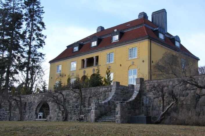 Fredriksborg slik vi kjenner det i moderne tid fyller 100 år. Opprinnelig bygget av skipsreder Lauritz Kloster, men Kloster-familien skjenket eiendommen til Bygdøy menighet i 1947. Foto: Bygdøy menighet Fredriksborg slik vi kjenner det i moderne tid fyller 100 år. Opprinnelig bygget av skipsreder Lauritz Kloster, men Kloster-familien skjenket eiendommen til Bygdøy menighet i 1947. Foto: Bygdøy menighet