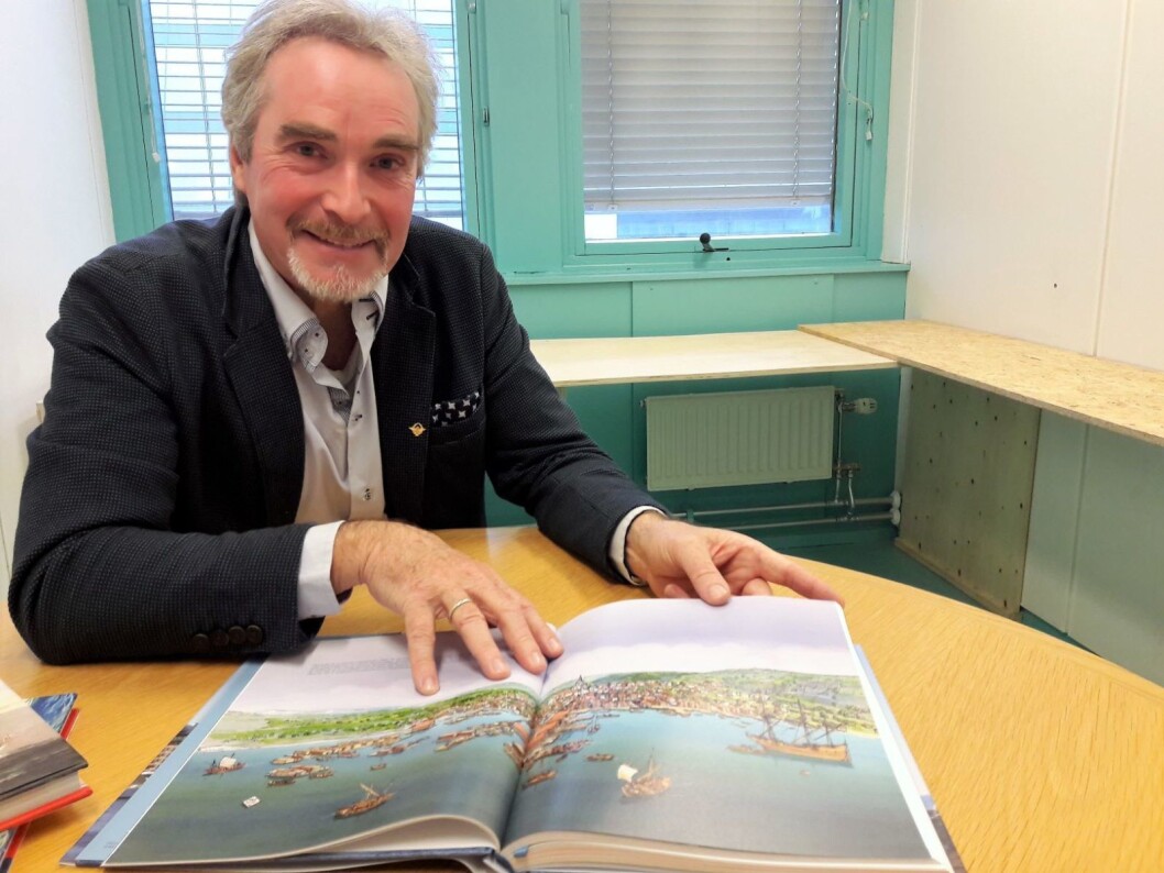 Erik C Ødemark har laget en bok om det maritime Oslo. Slik tenker vi oss at byen og havna ut på Christian IVs tid.
Foto: Anders Høilund Erik C Ødemark har laget en bok om det maritime Oslo. Slik tenker vi oss at byen og havna ut på Christian IVs tid.
Foto: Anders Høilund