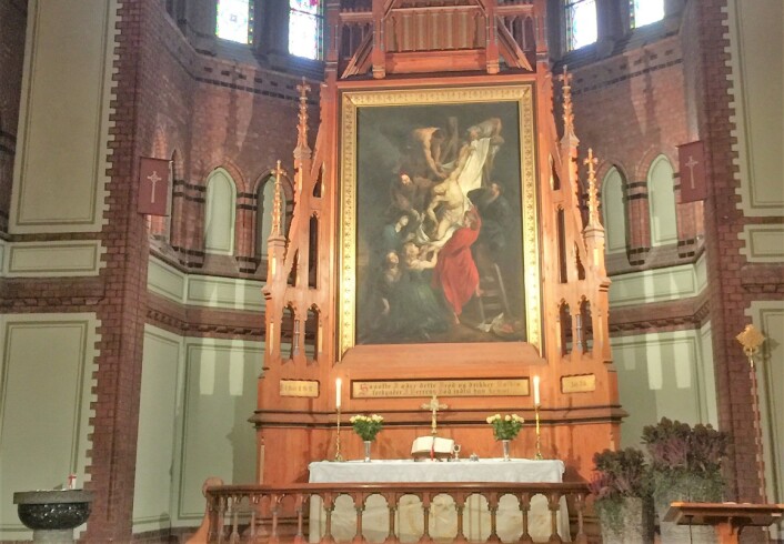 Altertavlen i Sagene kirke er en kopi av altertavlen i katedralen i Antwerpen: Nedtagelsen av korset, av Rubens. Foto: Kjersti Opstad Altertavlen i Sagene kirke er en kopi av altertavlen i katedralen i Antwerpen: Nedtagelsen av korset, av Rubens. Foto: Kjersti Opstad