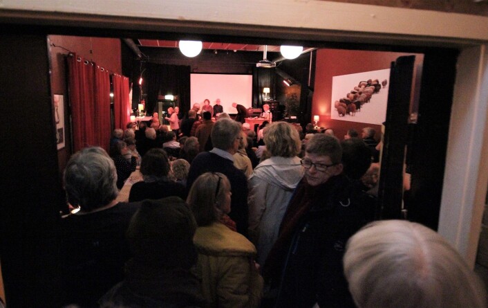 Da Kampen historielag inviterte til foredrag av Frid Ingulstad, ble lokalet på Kampen bistro fullt en halv time før start. Foto: André Kjernsli Da Kampen historielag inviterte til foredrag av Frid Ingulstad, ble lokalet på Kampen bistro fullt en halv time før start. Foto: André Kjernsli
