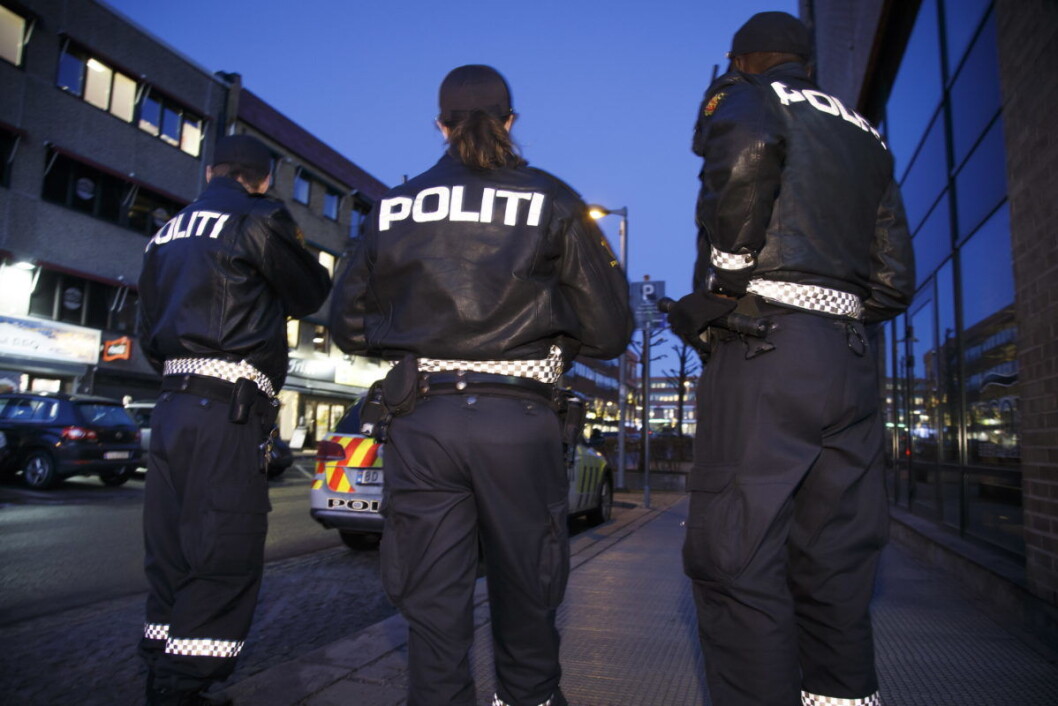 Politiet i Oslo opplever at flere og flere yngre tyr til vold mot dem. Illustrasjonsfoto: Heiko Junge / NTB scanpix Politiet i Oslo opplever at flere og flere yngre tyr til vold mot dem. Illustrasjonsfoto: Heiko Junge / NTB scanpix